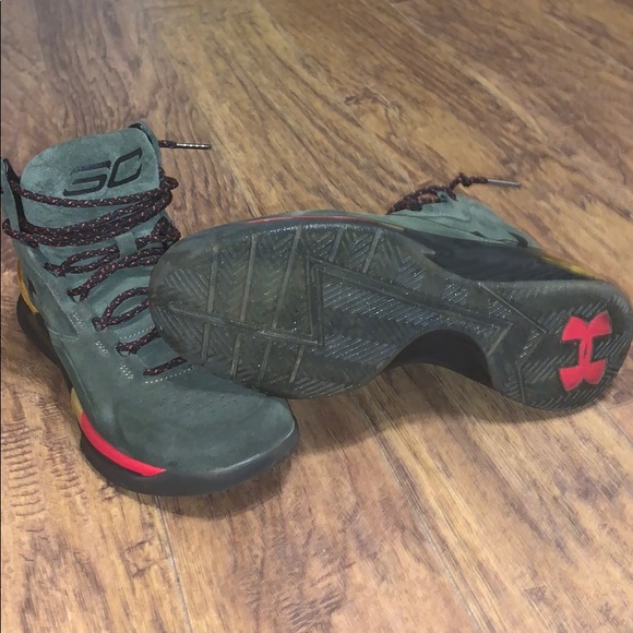 Men’s Under Armour Curry 1 Downtown Green Metallic - Picture 3 of 4